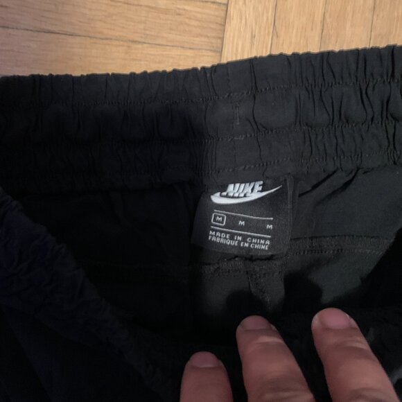 Nike Men's Unlined Woven Utility Pants - Picture 4 of 4